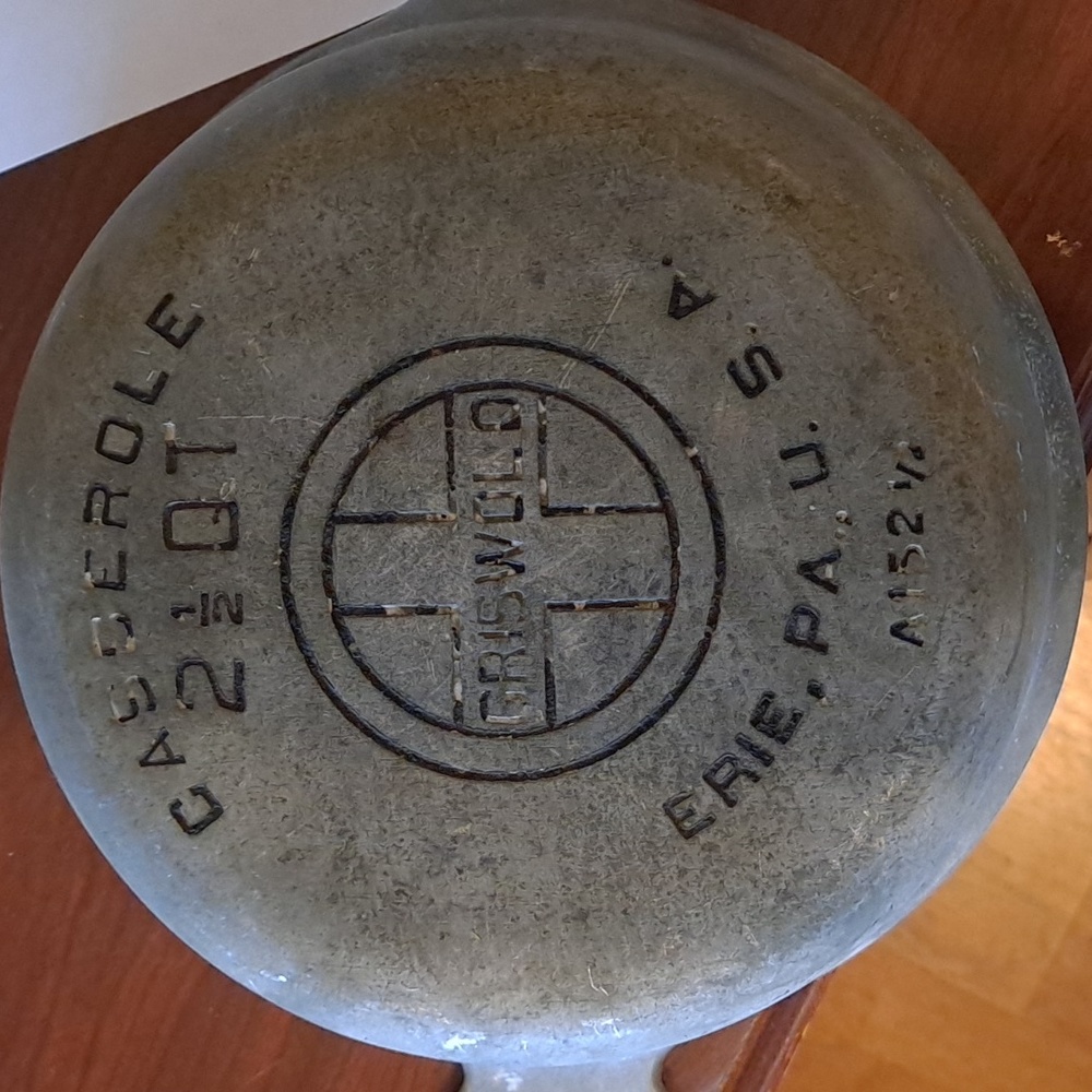 Vintage Griswold A152 1/2 2 1/2 QT Casserole pot